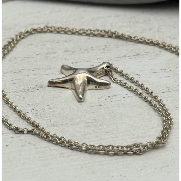 TIFFANY & CO. Sterling Silver Elsa Peretti Starfish Necklace 2.72 G / 18 In - Picture 5 of 10